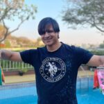 Vivek Oberoi Instagram – The #Holi war of 3vs1 💥

Lost this one now but only for now 😉, a very #happyholi to everyone and your loved ones! 

#family #holifestival