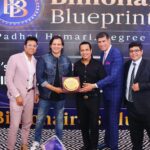 Vivek Oberoi Instagram – What a night at the @badabusinessoff_ Billionaire’s footprint
Something exciting is coming in the entrepreneurial ecosystem and my brother @vivek_bindra is all here to surprise us with it👏

Thank you to the entire team for having me and felicitating me at this extremely insightful and successful launch of the #billionairesblueprint 

#badabusiness #entrepreneur #celebrity