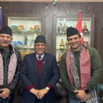 Vivek Oberoi Instagram - Kindness makes people beautiful ❤️ Had the honour of meeting the ever so warm; former Prime Minister of Nepal, Shri Pushpa Kamal Dahal who’s popularly known as Prachanda 🙏🏻 Thank you sir for having us and giving us so much respect, warmth and love 🙏🏻 #nepal #pushpakamaldahal #prachanda #potd #nepaldiaries #sureshoberoi