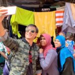 Vivek Oberoi Instagram - Can never get over the immense flood of love from these #Dharavi gullies which radiate so much warmth and acceptance for our show and team💕 #DharaviBank #reels #reelsviral #reelsinstagram Dharavi,Mumbai