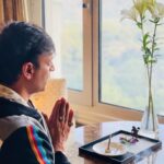 Vivek Oberoi Instagram - सब सुख लहै तुम्हारी सरना। तुम रक्षक काहू को डर ना ✨ जय बजरंग बली 🙏🏻 #prayer #potd #morningroutine #hanuman