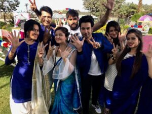Vivian Dsena Instagram - Happy 700 Episodes Guys 
Thank you guys was not possible without u people 🙏😘
@colorsTV @msrashmi2002_ @Rubinadilaik @panjabikamya @lakshya2204 @bhuvanchopra 
#TeamWork #ShaktiCrew #ShaktiStrikes700
#shaktiastitvakeehsaaski