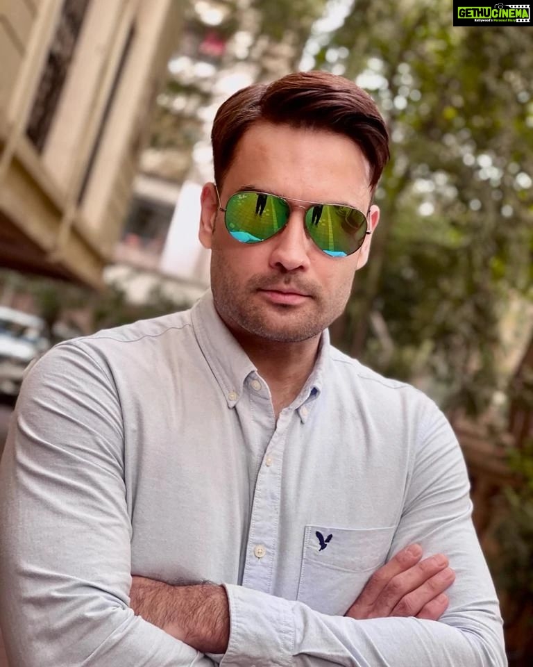 Vivian Dsena Instagram - “What starts on Monday should carry through to Friday; that is, enthusiasm.” #mondaymotivation #enthusiasm #hardworkpayoff #mondaylook #viviandsena #vdians #newstart #prayerworks