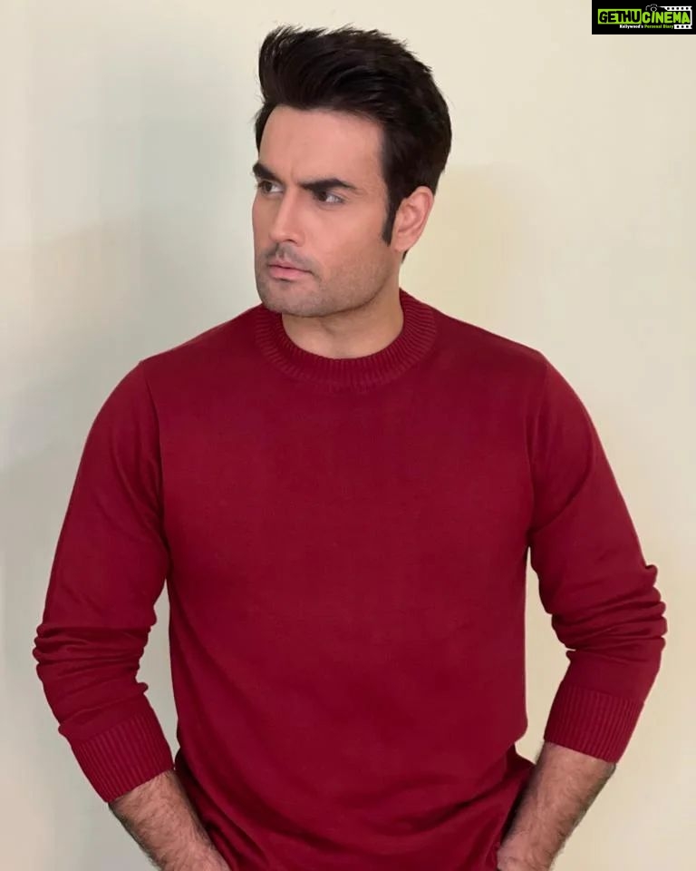 Vivian Dsena Instagram - Have Seen n Heard About The Awesome Feedback From All My Fans& Viewers on Ranveer's Newlook n New Shade Thanks To Everyone Of You For Your Love n Support...🙏🏻🥰 #sirftum #ranveeroberoi #newlook #gratitude #VDians