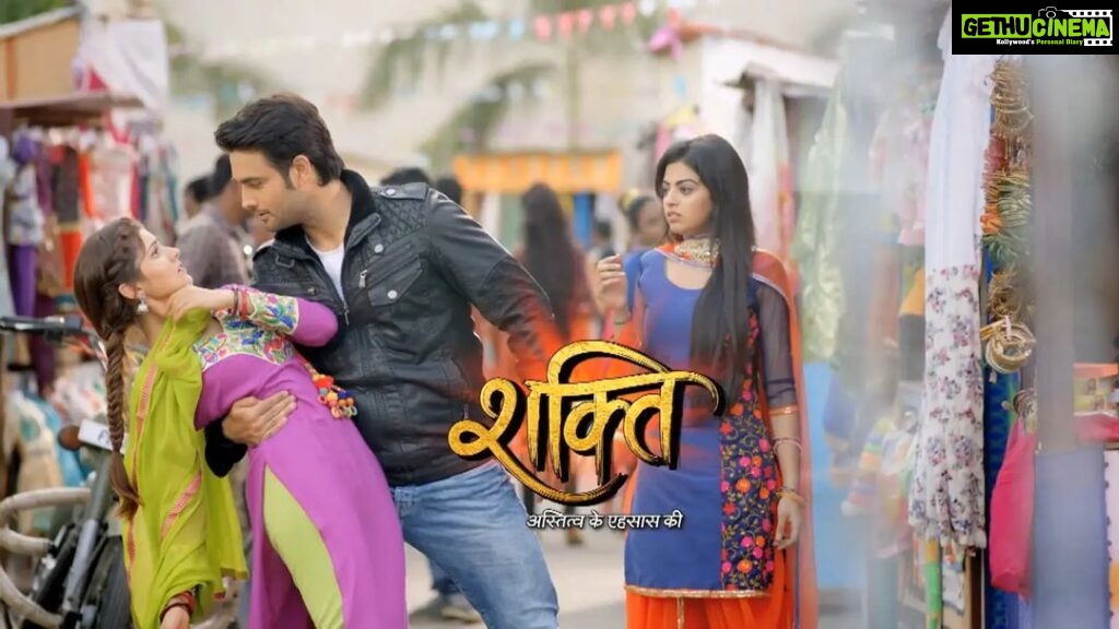 Vivian Dsena Instagram - Just Packed up and Was delighted To See The Hype&Trend For ( Graceful 6 Years Of Shakti)... Never did I think that Shakti would be what it is today, This was only possible coz of you guys. We have some memories to cherish on this occasion of completing 6years and many more to come. As We're all celebrating This Iconic Show, let me share a secret I never revealed before that my favourite track in the show was "Jolly n Khushi" track especially the comedy between them.. Thanks for being loyal and supportive,In the world where loyalty changes by just a blow of the wind… Loads of Love 😘 #shaktiastitvakeehsaaski #haya #harman #saumya #jolly #kushi #graceful6yrsofshakti