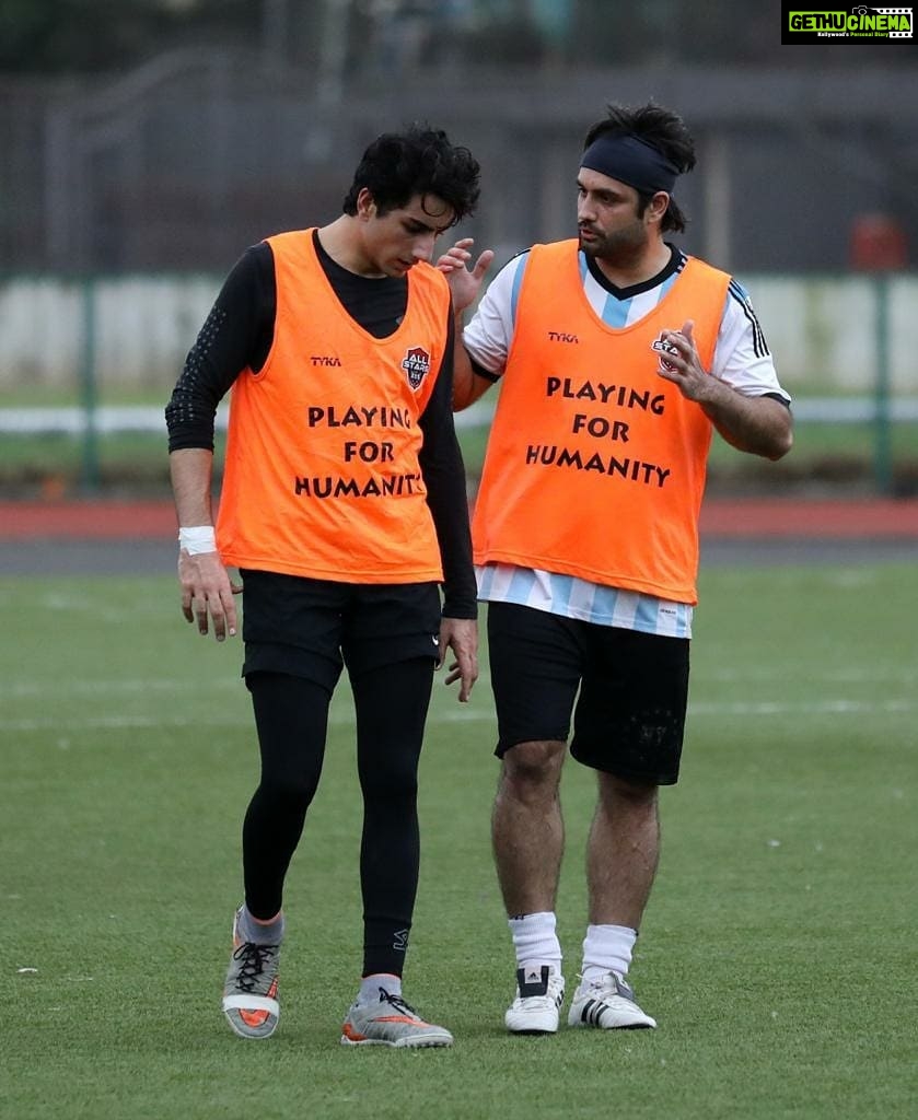 Vivian Dsena Instagram - Glimpses of Yesterday's @allstarsfc_pfh Match #football #footballer⚽ #footballlove #playingforhumanity #allstarsfc_pfh