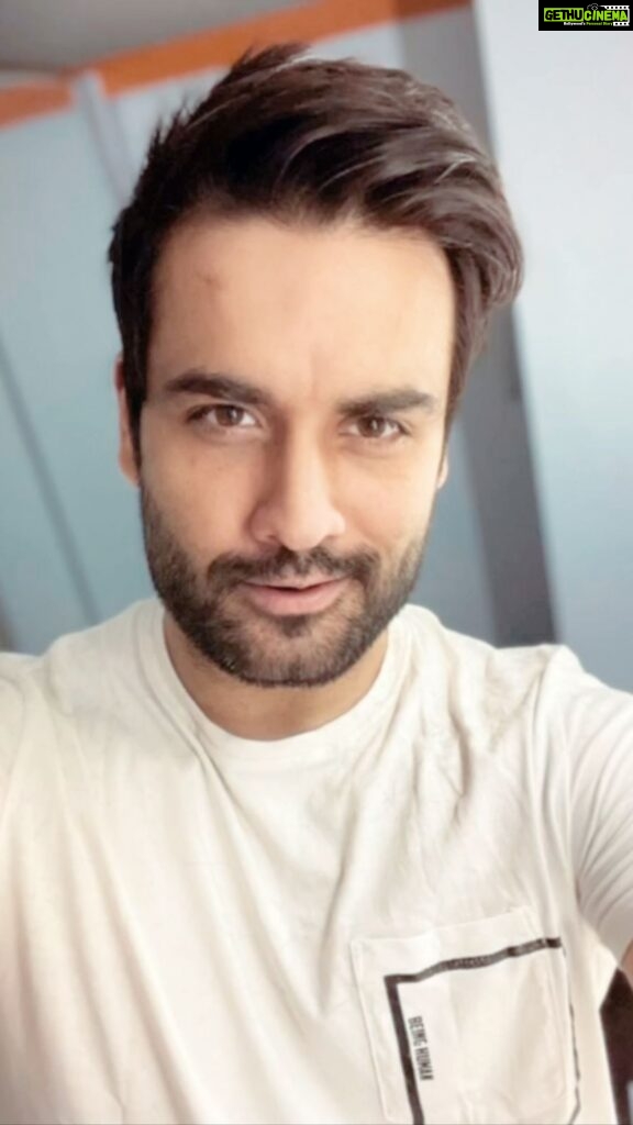 Vivian Dsena Instagram - After Seeing The Unconditional LOVE& SUPPORT You Guys Have Showered Me With, This Is My Humble “Thank You” Gift To Each&Everyone Of You… Not Only You Can Surprise Me , I Can Sometime Do Too 😉😘❤️ #viviandsena #vdians #teamviviandsena #VivianDsenaDay