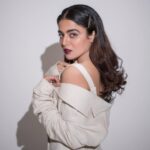 Wamiqa Gabbi Instagram - Bamb ka dhamaka Bambai 🤍🔥 . Outfit: @wearcecil Styled by: @spacemuffin27 Styling Assistant: @harshitasamdariya Makeup Artist: @elishab_mua Hairstylist: @reshammordani Photography: @rishabhkphotography