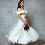 Wamiqa Gabbi Instagram - 🤍💋 #JubileeTrailerLaunch Outfit: @officialsaishashinde Bag: Vintage Styled by: @spacemuffin27 Styling Assistant: @harshitasamdariya Makeup Artist: @elishab_mua Hairstylist: @reshammordani Shot by: @dinesh_ahuja