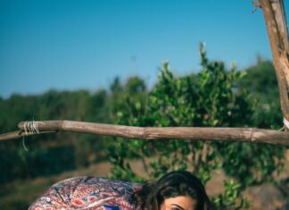 Wamiqa Gabbi Instagram - Jahaan se aapka darr khatam hota hai, vahin se aapki zindagi shuru hoti hai.. 📸 @bharat_rawail 💄 @reshammordani