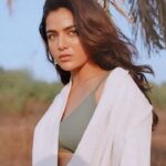 Wamiqa Gabbi Instagram - Some zulfaan de jaal to save you from your Monday 🤍