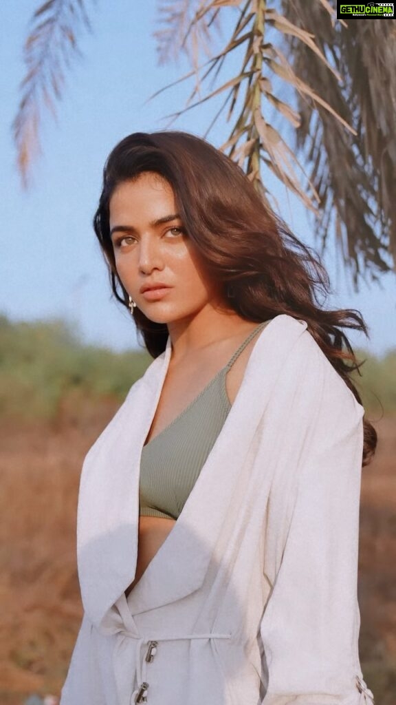 Wamiqa Gabbi Instagram - Some zulfaan de jaal to save you from your Monday 🤍