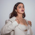Wamiqa Gabbi Instagram - Bamb ka dhamaka Bambai 🤍🔥 . Outfit: @wearcecil Styled by: @spacemuffin27 Styling Assistant: @harshitasamdariya Makeup Artist: @elishab_mua Hairstylist: @reshammordani Photography: @rishabhkphotography