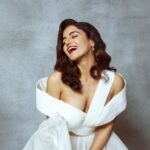 Wamiqa Gabbi Instagram - "A wise girl knows her limits, a smart girl knows that she has none." . Outfit: @officialsaishashinde Bag: Vintage Styled by: @spacemuffin27 Styling Assistant: @harshitasamdariya Makeup Artist: @elishab_mua Hairstylist: @reshammordani Shot by: @dinesh_ahuja
