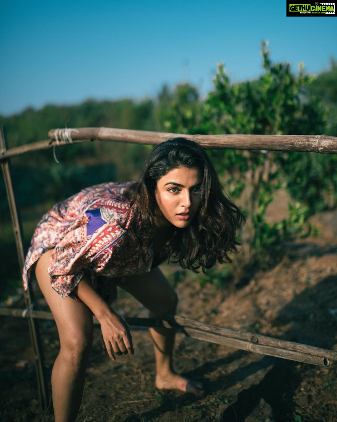 Wamiqa Gabbi Instagram - Jahaan se aapka darr khatam hota hai, vahin se aapki zindagi shuru hoti hai.. 📸 @bharat_rawail 💄 @reshammordani
