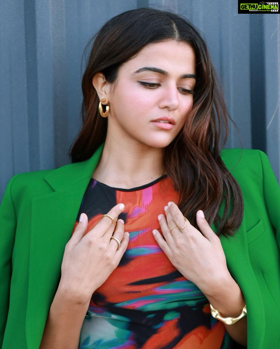 Wamiqa Gabbi Instagram - ππ¦πΏπ±βοΈπ . Dress @zara Blazer @massimodutti Jewellery @shoplune Heels @stevemadden Styling @dhruvadityadave MUA @cocoballucci_ Hair @ishanhairstylist Photography @itskrajofficial