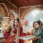 Wamiqa Gabbi Instagram - Mere Baagaan Di Koyal Kahaan Challi Eh? Dharmi Pitar Ne Kaaj Rachaaya, Vachana Di Bandhi, Maen Challi Aan Nightingale of my gardens, where are you going? My dutiful father arranged my marriage. Bound by these vows, I am leaving my home U N V E I L I N G 𝐁𝐚𝐚𝐛𝐮𝐥 . बाबुल . ਬਾਬੁਲ Leaving the Nest Featuring @wamiqagabbi & @official_tarsempaul Story & concept @karantorani Photography @sutejpannu @sutej.pannu Assistant Direction @asmipradeep Hair by @bkccad @samanthakochhar @renthlei_maria @aar_zoorawat Make-up by @cocoballucci Props and production @baeghamkot Jewels @kharikajai #ToraniIndia #ToraniWeddings #baabul
