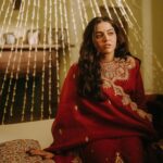 Wamiqa Gabbi Instagram - Saada Chidiyaan Da Chambaa Ve Babul Asaan Udd Jaana We Daughters Are Like Sparrows Away We Fly From You Dear Father U N V E I L I N G 𝐁𝐚𝐚𝐛𝐮𝐥 . बाबुल . ਬਾਬੁਲ Leaving the Nest Featuring @wamiqagabbi Photography @sutejpannu @sutej.pannu Hair by @bkccad @samanthakochhar @renthlei_maria @aar_zoorawat Make-up by @cocoballucci Props and production @baeghamkot Jewels @kharikajai #ToraniIndia #Baabul #leavingthenest