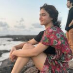 Wamiqa Gabbi Instagram - Sam’s thoughts are as twisted as the threads of her colourful saaree 🌈🖤 Thanking the Universe for introducing me to SAM #NOP #NinaivoOruParavai #ModernLoveChennai