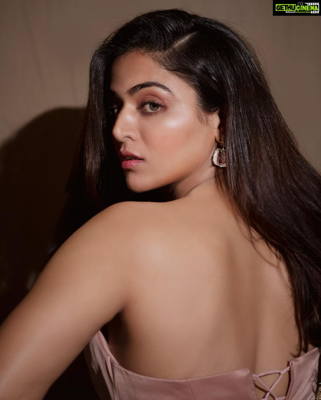 Wamiqa Gabbi Instagram - आखों की ……. 👁️👁️ #JubileePremiere . Styled by: @spacemuffin27 Styling Assistant: @harshitasamdariya @abhimanyudessai Outfit: @houseofcb Styling Intern: @sakshi_sardaa Clicked by @rishabhkphotography