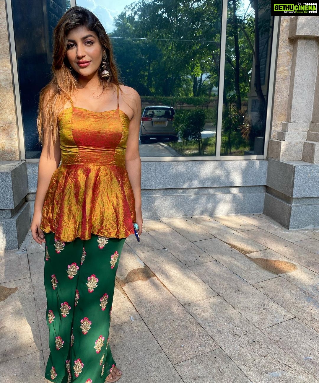 Yaashika Aanand Instagram - Just candids 😆❤️