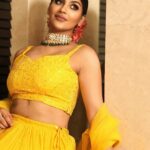 Yaashika Aanand Instagram – Choose ur fav 💛🌻
.

Makeup and hair : @pl_makeupacademy_france 
Photo : @pl_clicks 
Outfit: @kalki.fr 
.
.
.
.
.
.
.
. 

#yashika #kollywood #ethnicwear #bride #viral #explore