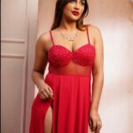 Yaashika Aanand Instagram - 🙄💋🙄 . . Styling @sen_smily_girl Photogrphy sathish_photography49 Makeup @magariga_the_artist Hairstylist @thegoldenbrush_makeover_artist . . . #explore #ootd #redvelvet #viral #yashika