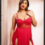 Yaashika Aanand Instagram - 🙄💋🙄 . . Styling @sen_smily_girl Photogrphy sathish_photography49 Makeup @magariga_the_artist Hairstylist @thegoldenbrush_makeover_artist . . . #explore #ootd #redvelvet #viral #yashika