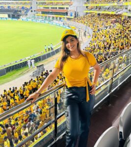 Yaashika Aanand Instagram - Wohooo!  we won 😍 #csk 
Namma THALA  #msdhoni ku #whistlepodu 🔥 💛
#swipeleft for more love ❤️ 
.
.
,
.
#cricket #ipl #yashika #chennaisuperkings #cskvsmi