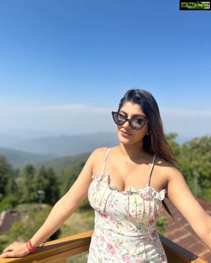 Yaashika Aanand Instagram - Photo dump from today’s staycation 🏔️🍁☀️🌷🦋☘️ #mukteshwar #uttarakhand #newpost #yashika #actress Mukteshwar