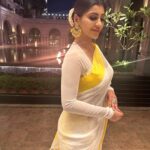 Yaashika Aanand Instagram - தமிழ் புத்தாண்டு நல்வாழ்த்துக்கள்.... Wishing you a very Happy TAMIL NEW YEAR Makkaleyy❤️🙏🤗 Makeup / hair @osheenanand__ Styling - your’s only 🤣 . , , . . #tamilnewyear #yashika #explore #indian #ootd #sareelove Leela Palace Hotel Chennai