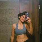 Yukti Kapoor Instagram - Say squeeze ! 😬 #fitness #workout #healthylifestyle #blur