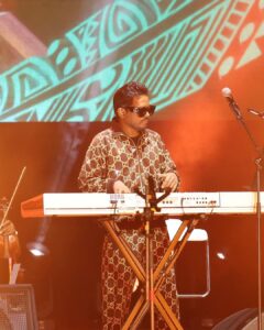 Yuvan Shankar Raja Instagram - I thank my team,singers and @expo2020dubai @btosproductions for an amazing concert.  Love to my fans thank you ❤  @abishek_ranganathan