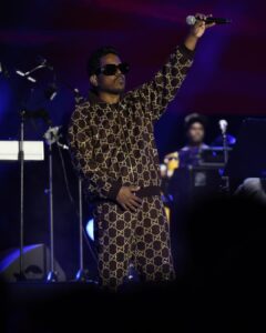 Yuvan Shankar Raja Instagram - I thank my team,singers and @expo2020dubai @btosproductions for an amazing concert.  Love to my fans thank you ❤  @abishek_ranganathan