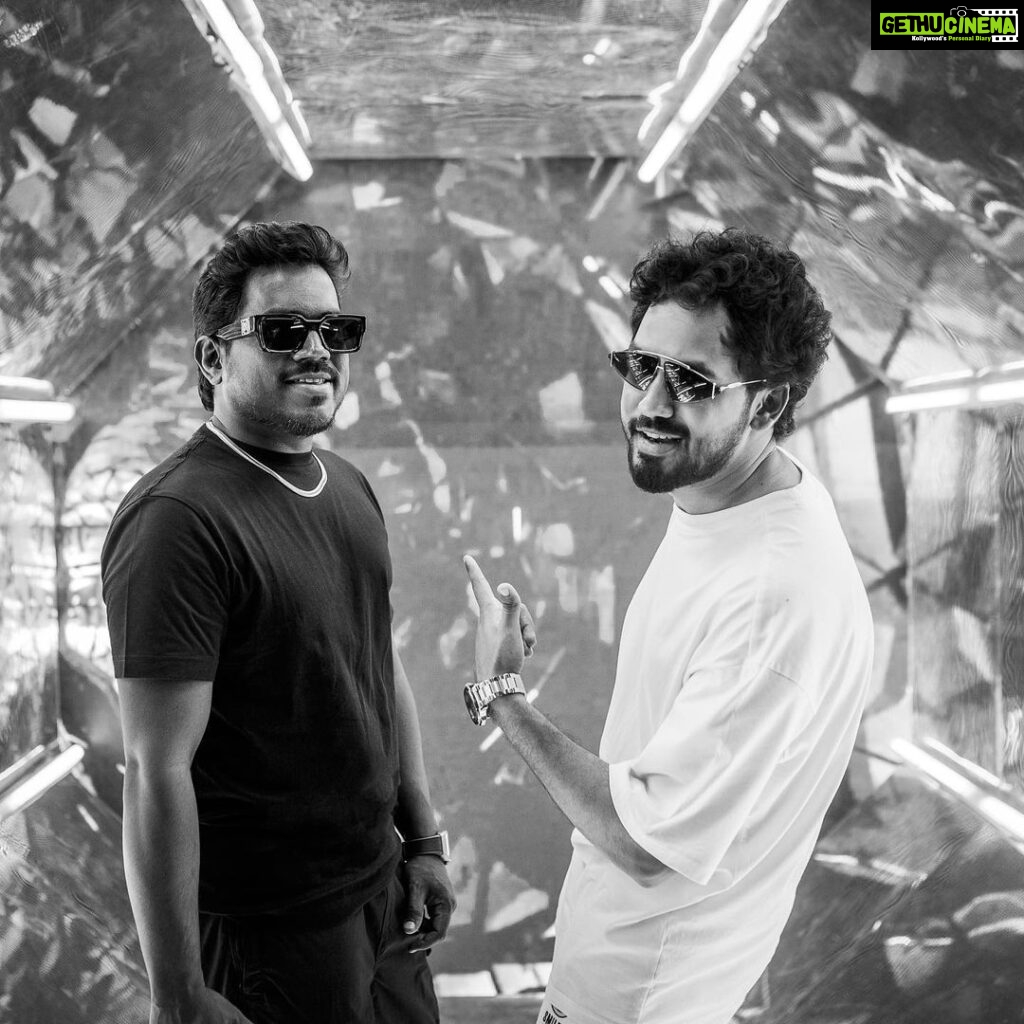 Yuvan Shankar Raja Instagram - I be chillin’ with dem idols 🤷🏻‍♂️🤯😎 - ❤️ Chennai, India