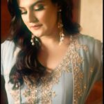 Zareen Khan Instagram – 🦋

Outfit by @seasonsmumbai
Earrings by @rubans.in @oakpinionpr
Stylist @hitendrakapopara
Assistant Stylist @sarinabudathoki
Makeup @bijoyjeet.saikia @adityas2014 
Hair @sameerhairstylist 
Videographer @shootwithsurya
Edited @tripppytaurus 

#Reels #Trending #ZareenKhan