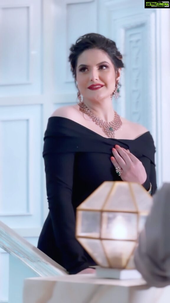 Zareen Khan Instagram - What’s your trick ? Bataao bataao … let me know in comments . #Reels #TbT #Throwback #ZareenKhan Styled by @vibhutichamria Shot & edited by @tripppytaurus @praveenkhaitan.clicked
