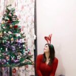 Zareen Khan Instagram - Eat , Drink & Make Merry 🎉 Wishing everyone a Merry Christmas ! ❤️ #HappyHolidays #MerryChristmas #ZareenKhan Shot by @praveenkhaitan.clicked Edited by @tripppytaurus