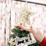 Zareen Khan Instagram - Putting up the Christmas Tree isn’t an easy task 😜 #JustForLaughs #Funny #Hansa #Khichdi #Reels #Trending #ZareenKhan Shot by @praveenkhaitan.clicked Edited by @tripppytaurus