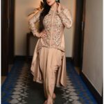 Zareen Khan Instagram – 🍁

Outfit- @mavishofficial_
Earrings – @shesaidyes.plv_jewellery x @offbeatmediain

Stylist  @styledbyayushidixit  @simrankhera5
Assisted by- @taniya_04 

📸 – @jk_photography777

#ZareenKhan