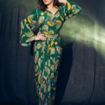 Zareen Khan Instagram – 🍀

Outfit by @stylejunkiie
Earrings by @thenehagoel
Stylist @hitendrakapopara
Assistant Stylist @sarinabudathoki
Hair by @shab_qureshi786 

📸 – @sjframes 

#ZareenKhan