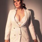 Zareen Khan Instagram - 🦢 Outfit by @ranbirmukherjeeofficial Jewellery by @rubans.in @oakpinionpr Styled by @hitendrakapopara Fashion Team @tanyakalraaa @sarinabudathoki Make up @makeupbyvinod Hair @shab_qureshi786 🎥 - @sjframes Managed by @piyuushj9 #DanubeFilmfareOttAwards2022 #ZareenKhan