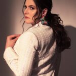 Zareen Khan Instagram - 🦢 Outfit by @ranbirmukherjeeofficial Jewellery by @rubans.in @oakpinionpr Styled by @hitendrakapopara Fashion Team @tanyakalraaa @sarinabudathoki Make up @makeupbyvinod Hair @shab_qureshi786 🎥 - @sjframes Managed by @piyuushj9 #DanubeFilmfareOttAwards2022 #ZareenKhan