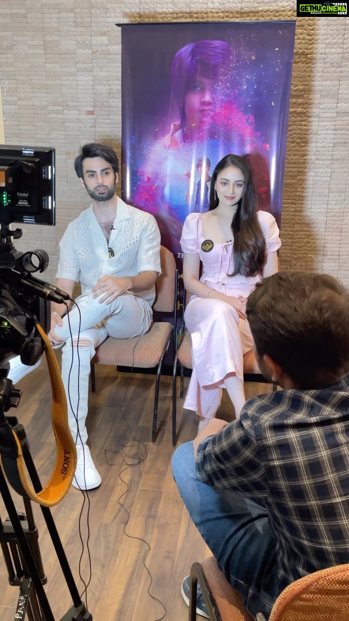 Zoya Afroz Instagram - The diverse facets of an artistic journey 💫 #workmode #shootlife #onset #bts #events