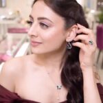 Zoya Afroz Instagram – Visited the 200th Store opening for @caratlane in Lucknow at Gomti Nagar! 

What a mesmerising experience! 💜

Use code “VVRxCL” and get 5% off on ALL diamond jewellery @CaratLane on min purchase of ₹15,000✨

#Ad #CaratLane #KhulKeKaroExpress #MyCaratLaneStory #GiftACaratLane