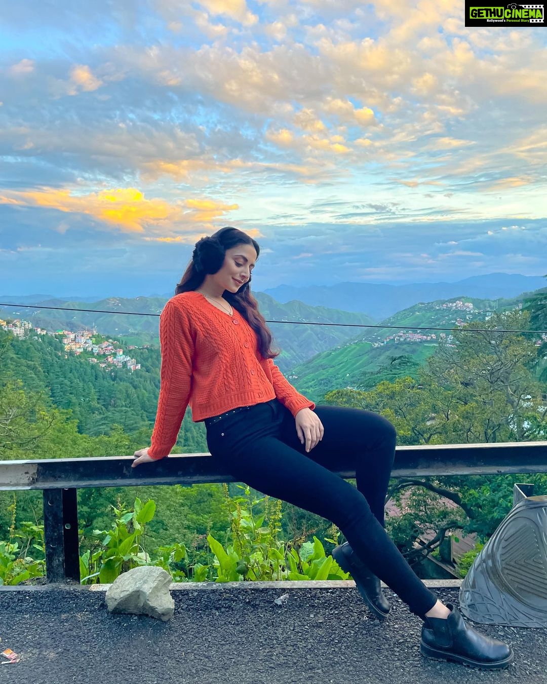 Zoya Afroz Instagram - Not a care in the world #happysunday ππ«ΆπΌ