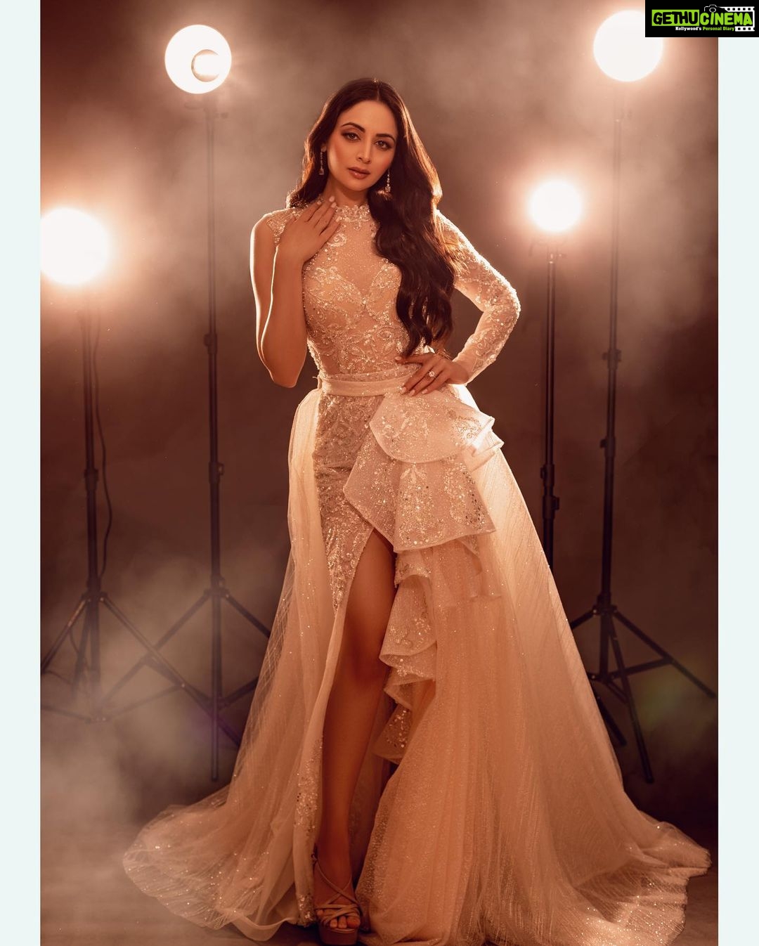 Zoya Afroz Instagram - Fairy Tale 🤍✨ @zoyaafroz @missinternationalofficial National Director: @iamnikhilanand @iam_nishantanand Creative Director: @krish.gangwar Wearing: @ihabjirysofficial Photography: @ritikravi_11 Makeup: @simarkhanejamua