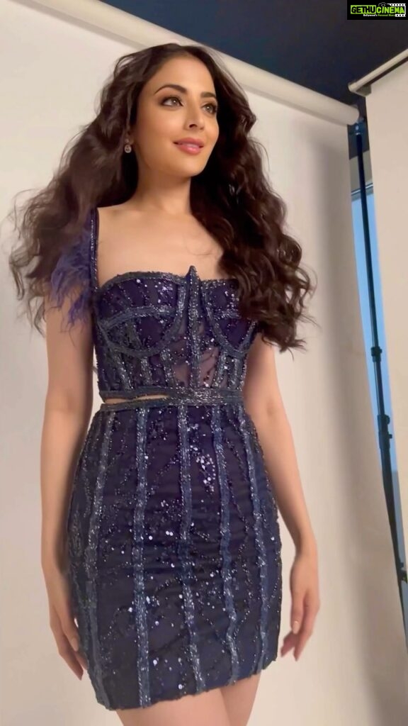 Zoya Afroz Instagram - When you’re having a good hair day and the makeup is on point! 💁🏻‍♀💖Thank you @sunita_dindi 💖 This beautiful outfit by : @manishgharatofficial #fashion #beauty #couturefashion #photoshoot #longhair #curls