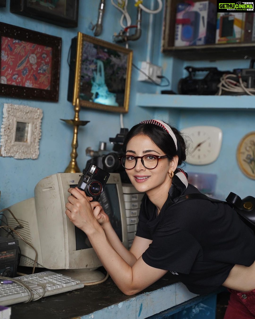 Zoya Afroz Instagram - A room of endless possibilities and captured moments