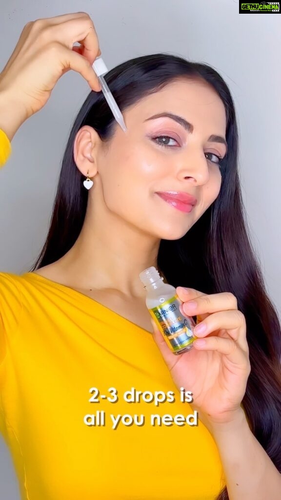 Zoya Afroz Instagram - #AD You know my one-stop solution for dull skin and dark spots? The Garnier Bright Complete Vitamin C Serum. ✨ It is enriched with 30X* vitamin C that helps fades dullness, and dark spots and gives you visibly bright skin in just 3 days*! Try it for yourself and thank me later! *vs Bright Complete SPF 40 Serum Cream. *Basis clinical study on reduction of spot colour & number, not size @garnierindia #Garnier #BrightComplete #VitaminC #Serum #Skincare #Dullness #Darkspots #Brightness